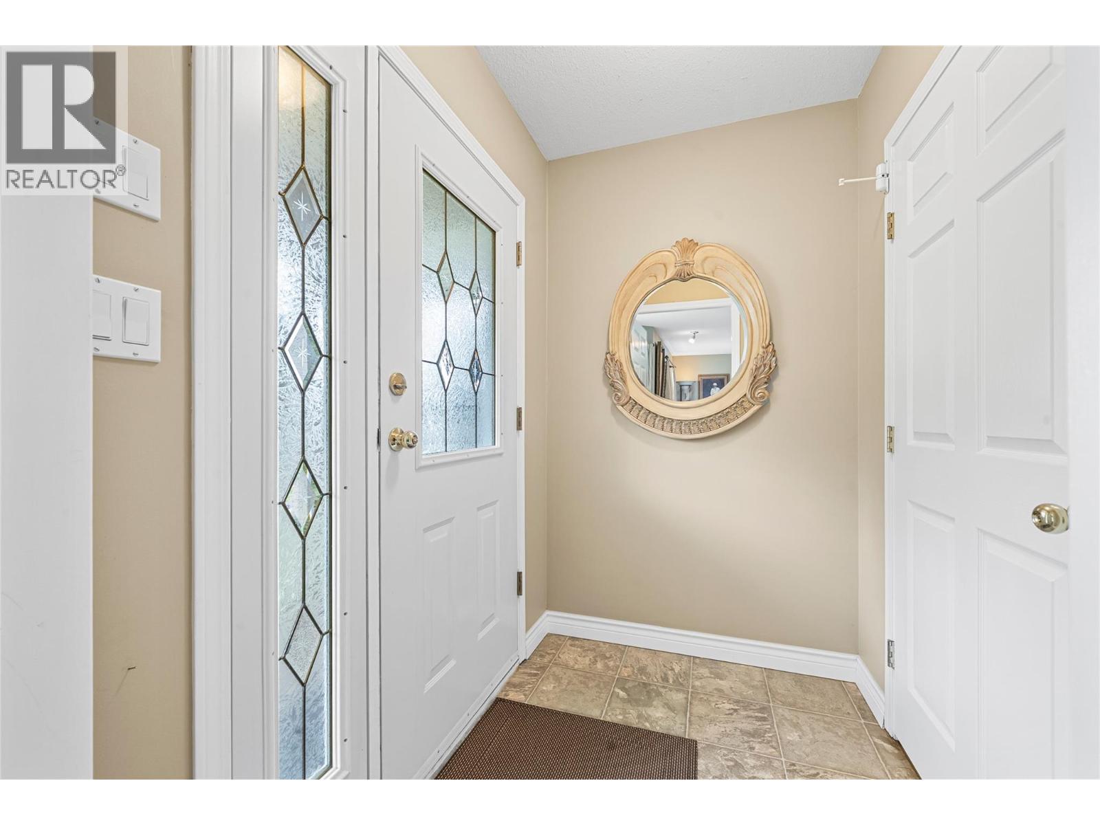 2524 Parkdale Place, Blind Bay