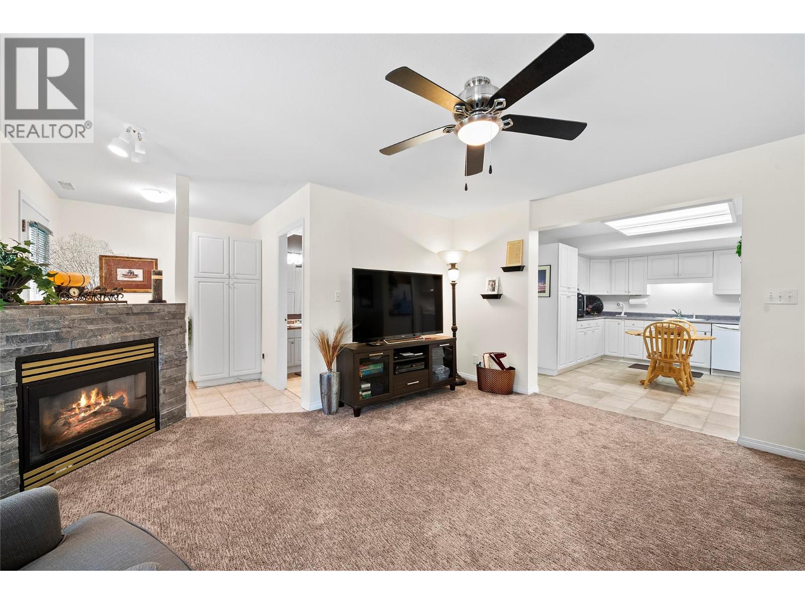 2524 Parkdale Place, Blind Bay