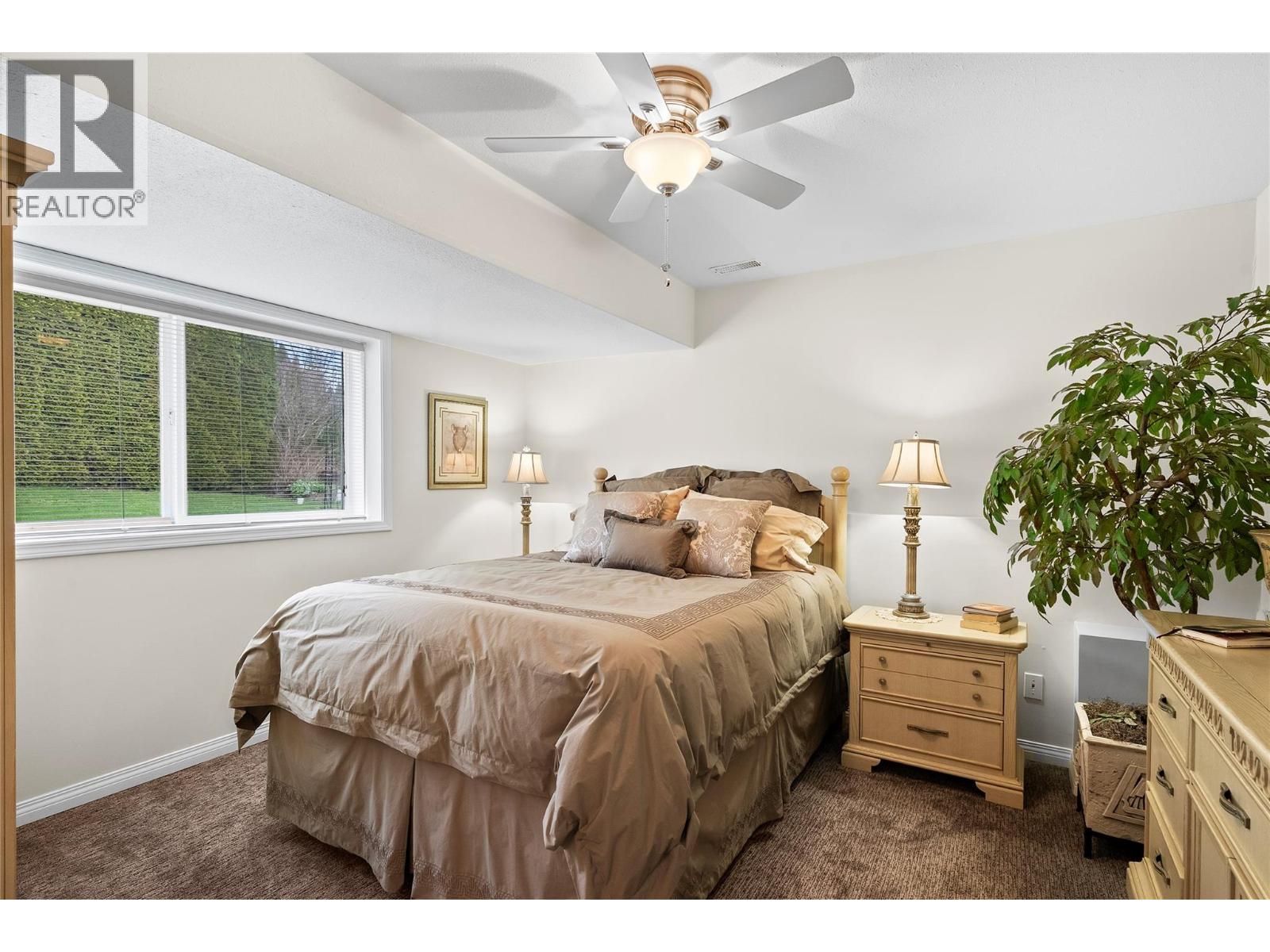 2524 Parkdale Place, Blind Bay