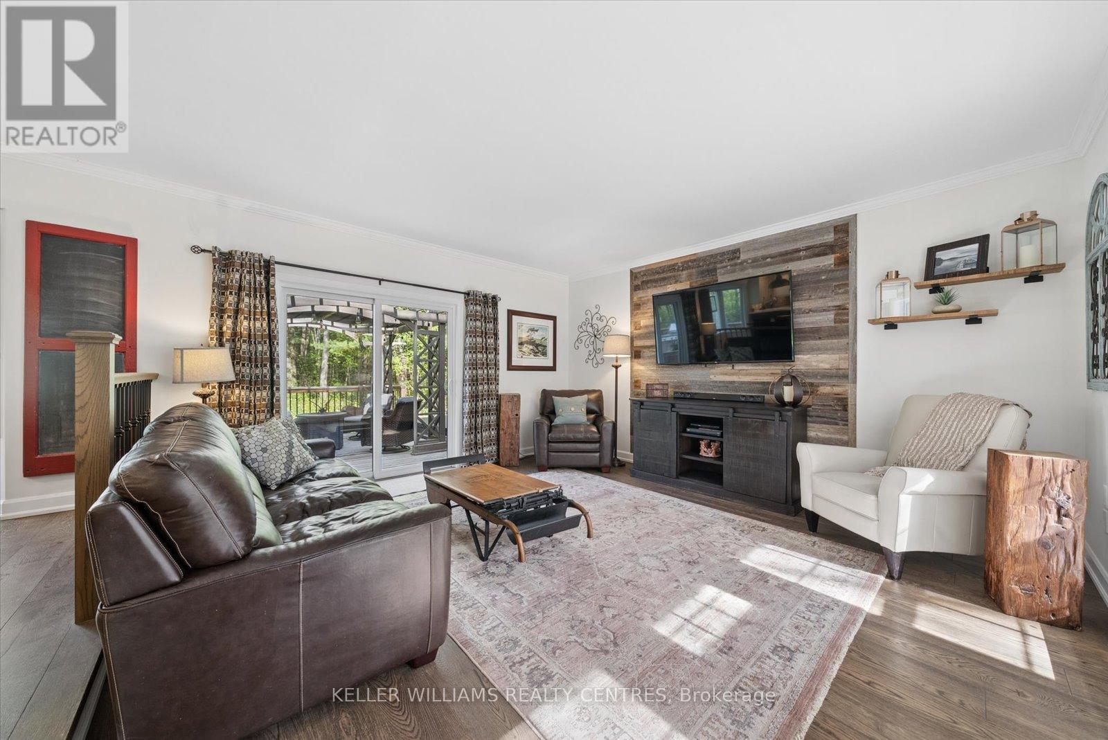 48 DEER LANE - 17