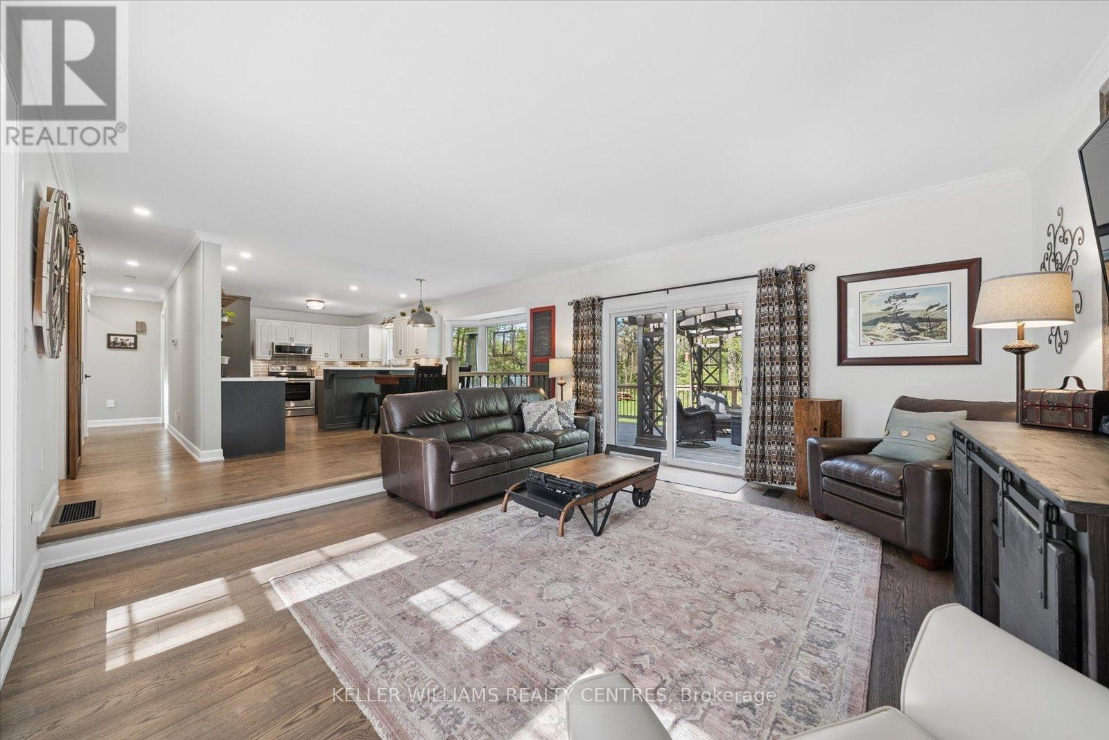 48 DEER LANE - 18