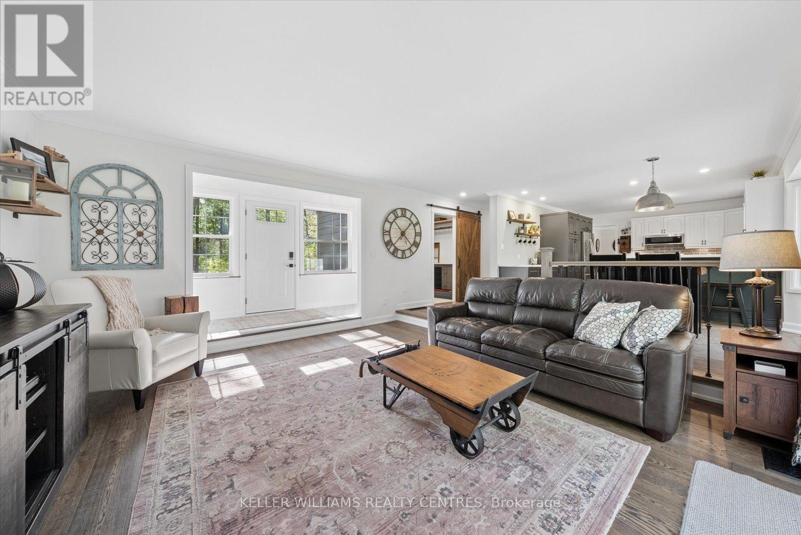 48 DEER LANE - 19