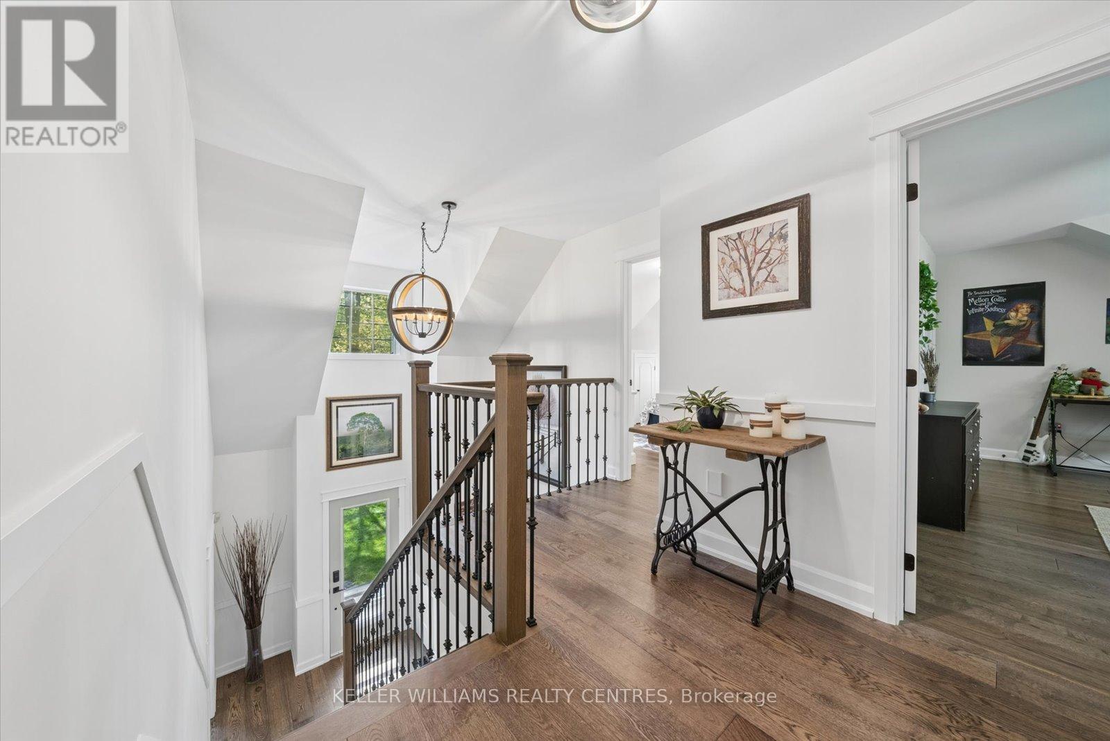 48 DEER LANE - 24