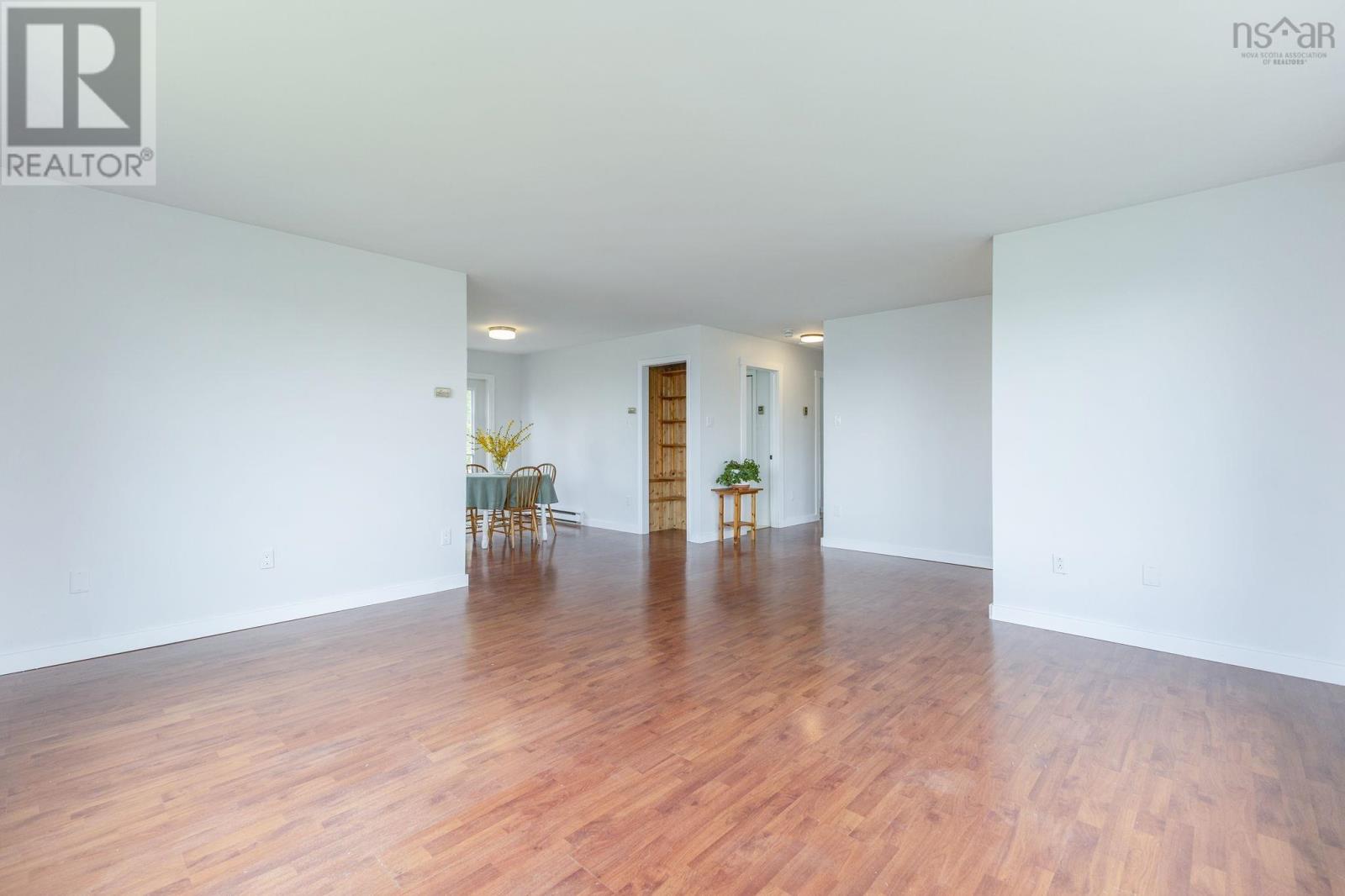 25 Blackie Road - 12