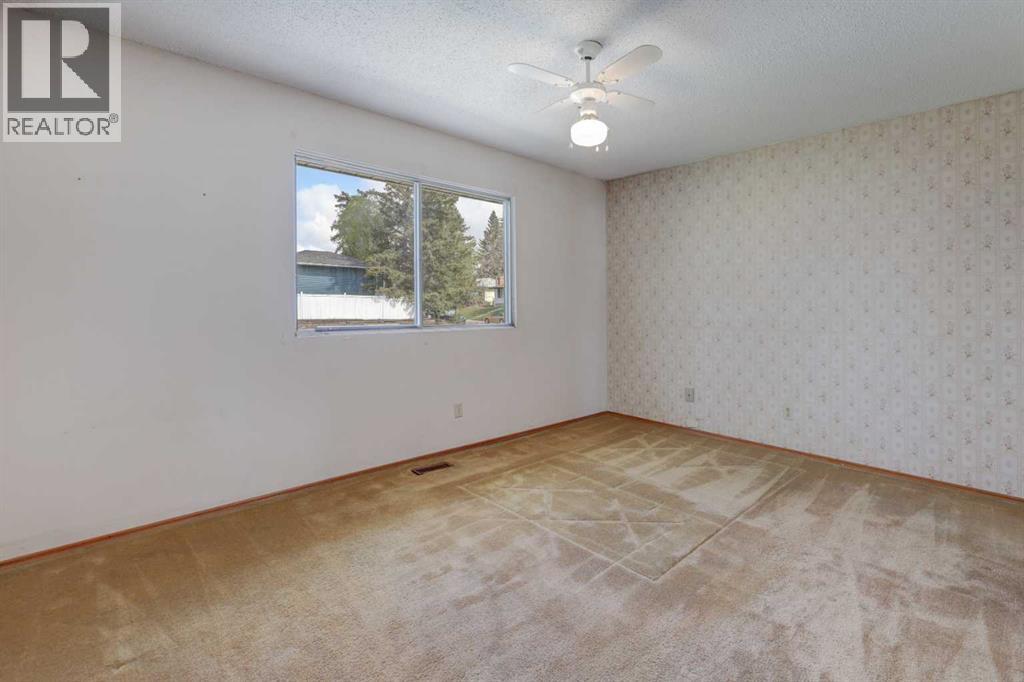 255 Huntcroft Road NE - 11