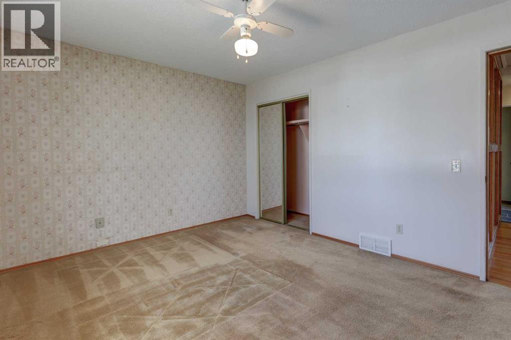 255 Huntcroft Road NE - 12