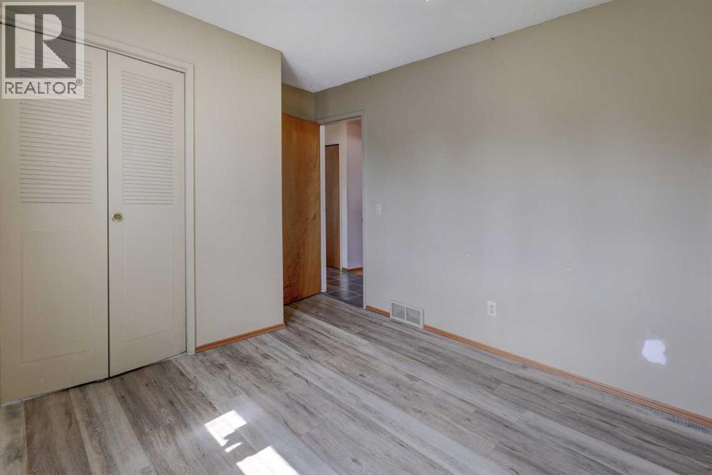 255 Huntcroft Road NE - 15