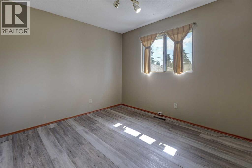 255 Huntcroft Road NE - 14