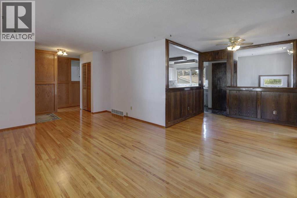 255 Huntcroft Road NE - 4