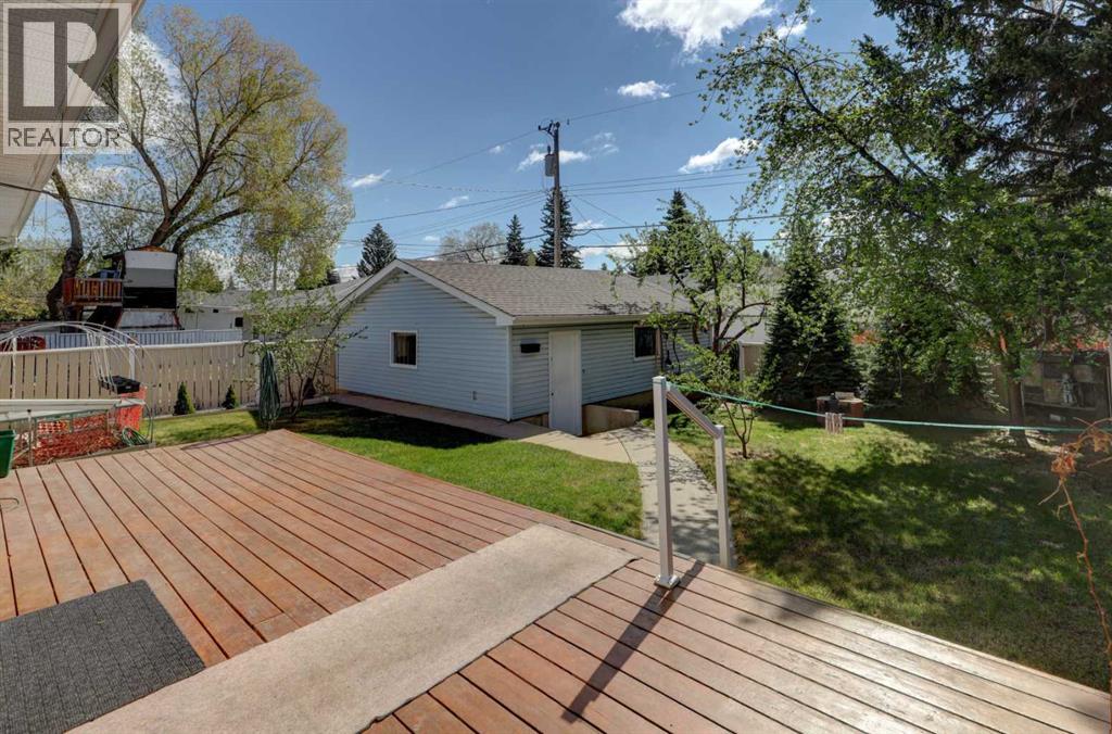 255 Huntcroft Road NE - 28