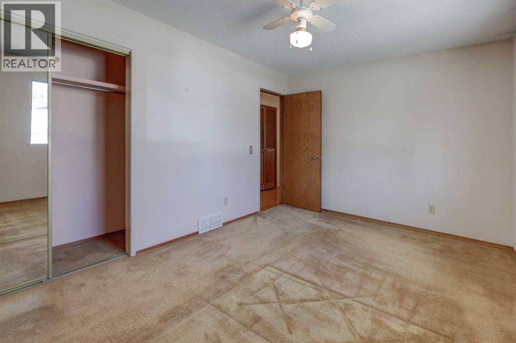 255 Huntcroft Road NE - 13