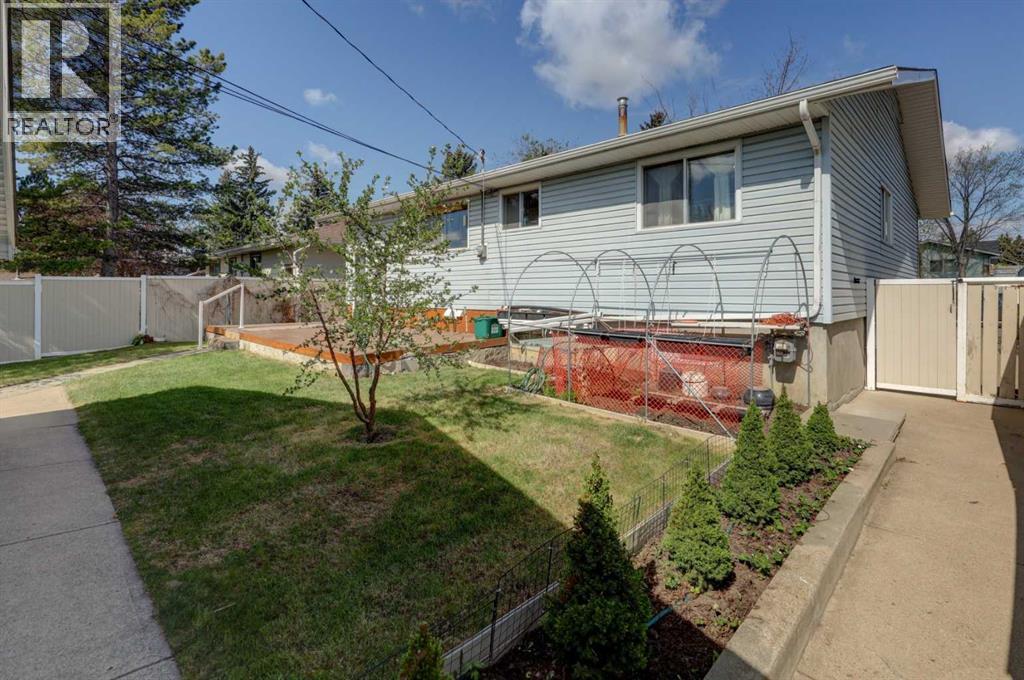 255 Huntcroft Road NE - 27