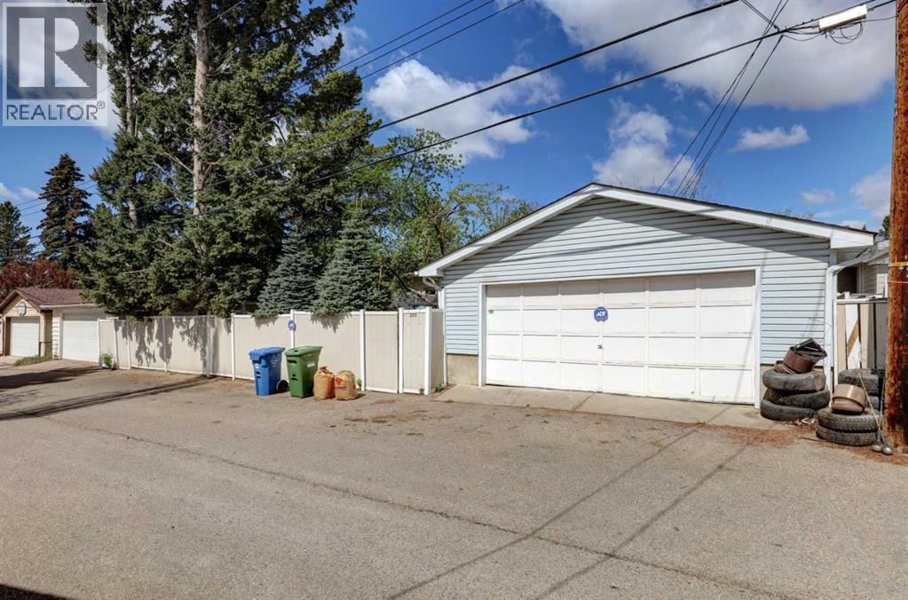 255 Huntcroft Road NE - 30