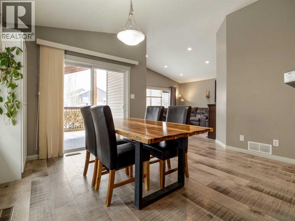 214 Firelight Crescent W - 14