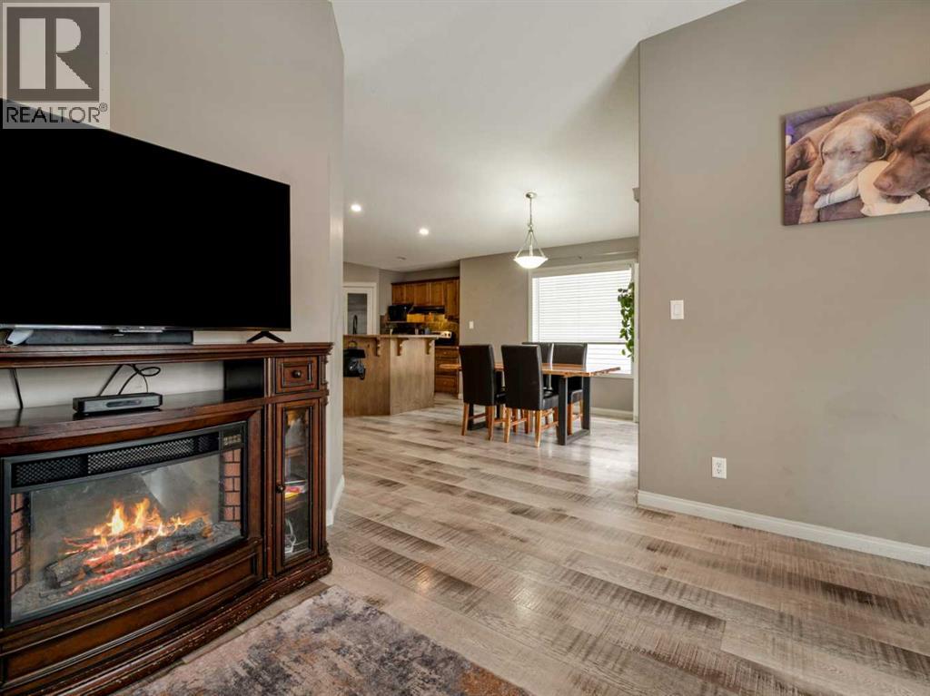 214 Firelight Crescent W - 18