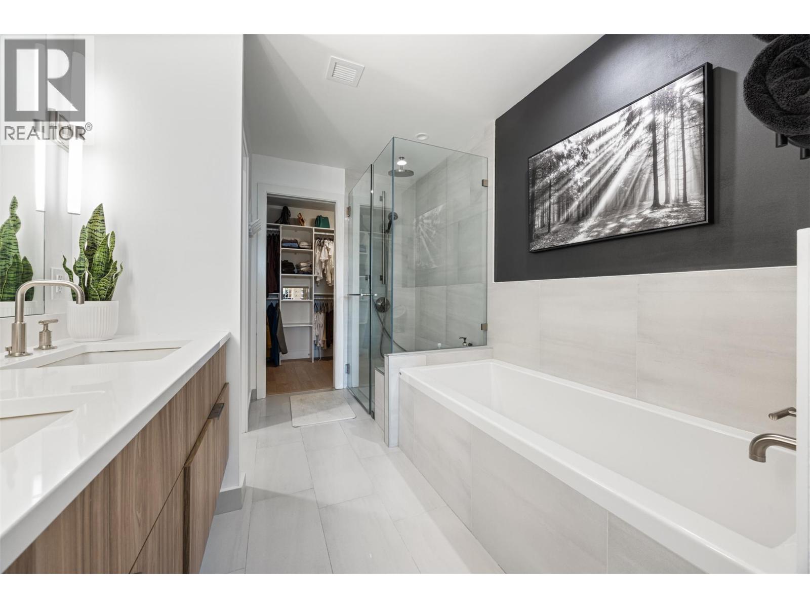 #3308 3000 Ariva Drive - 22