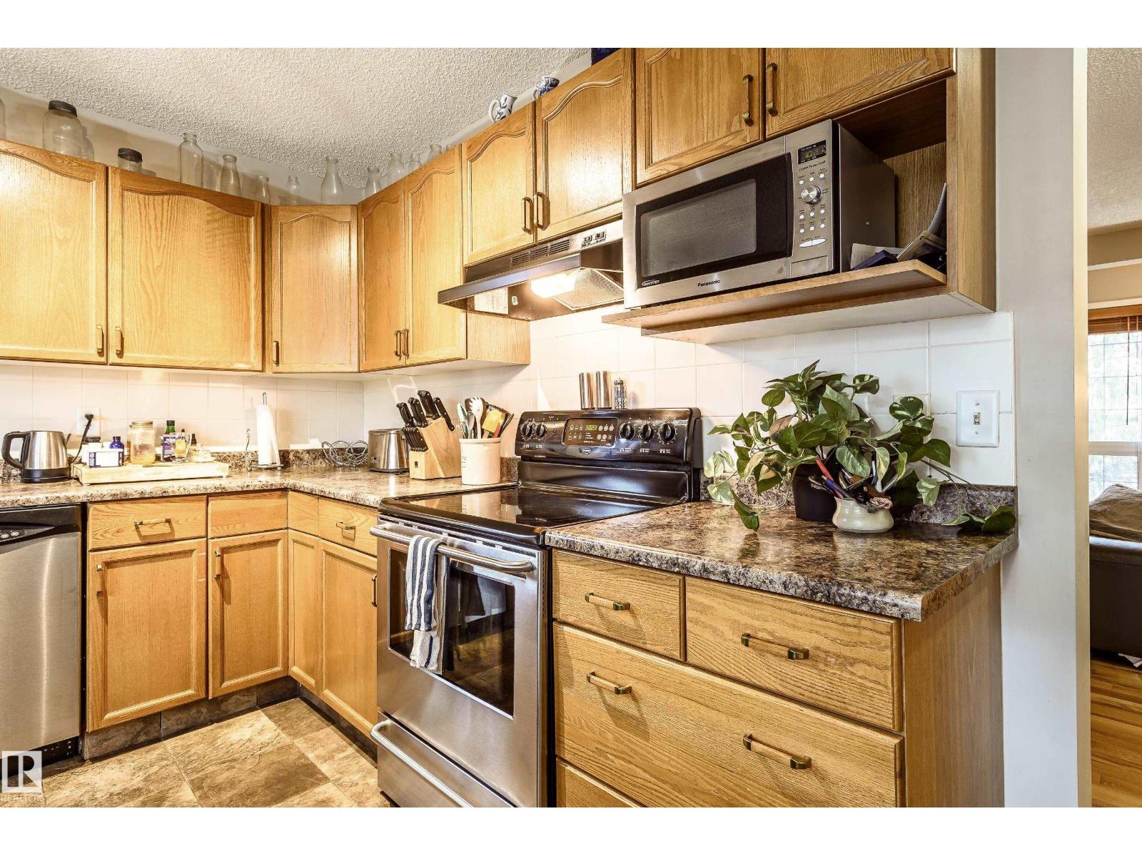 5428 202 ST NW - 17