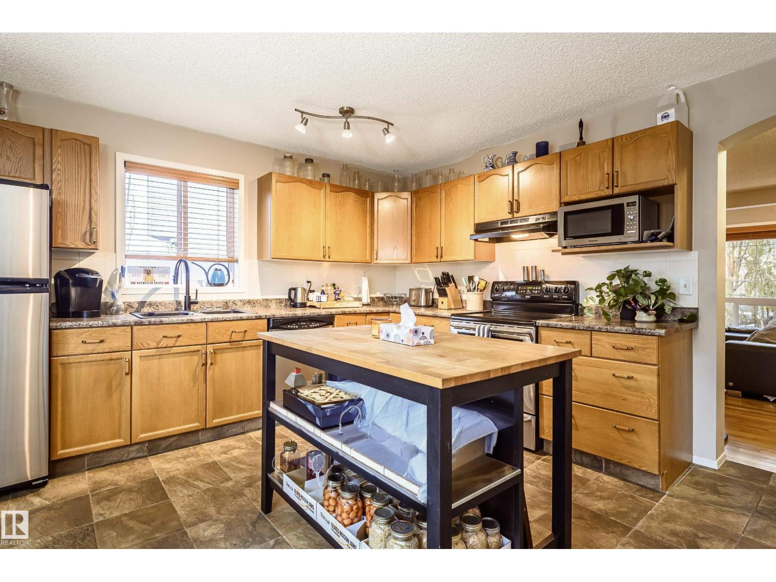 5428 202 ST NW - 16