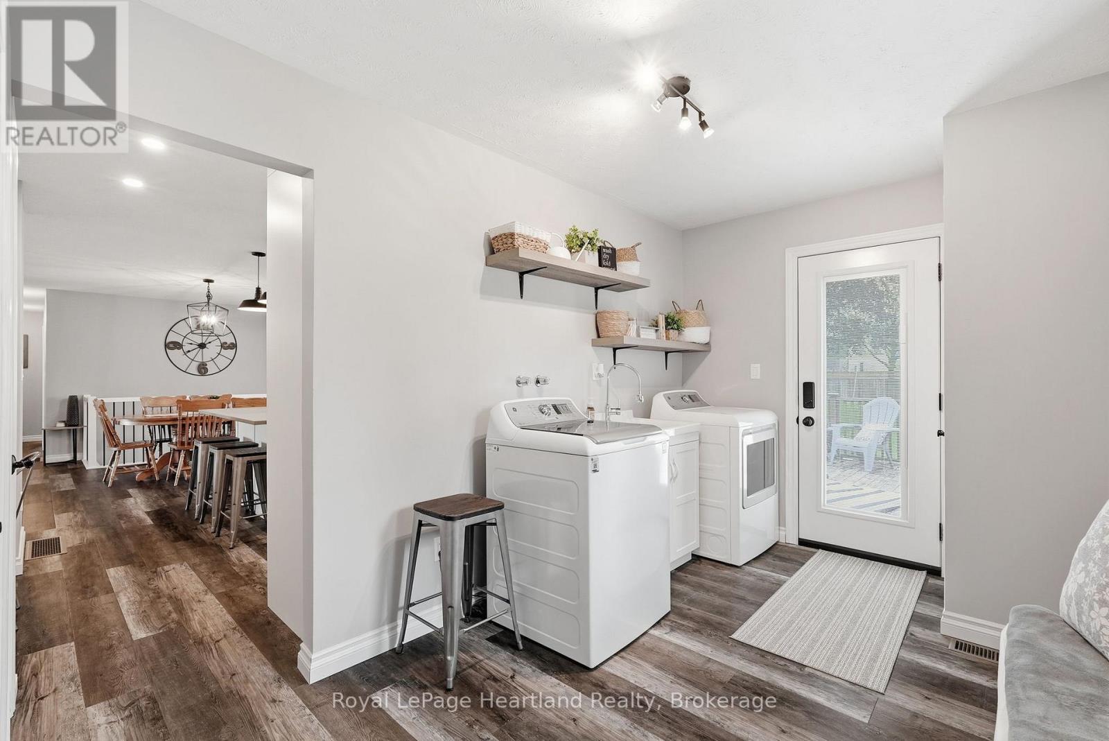 17 BROWN STREET N - 22