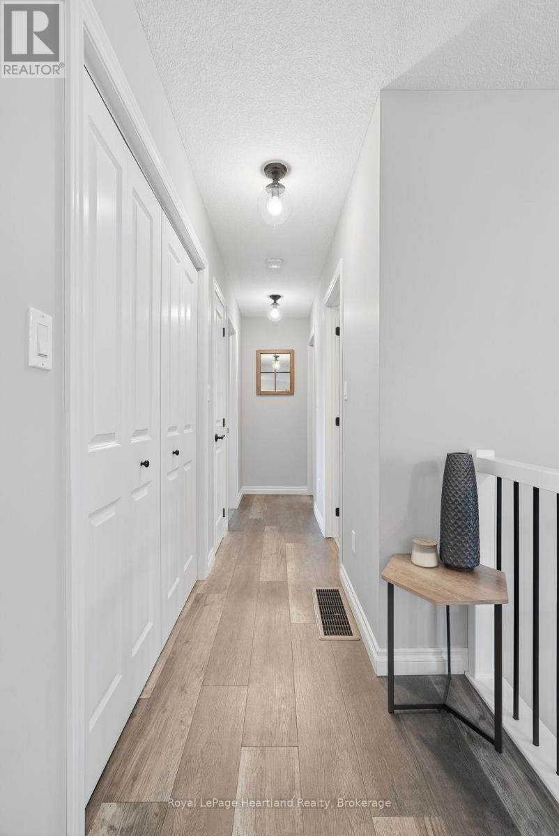 17 BROWN STREET N - 27