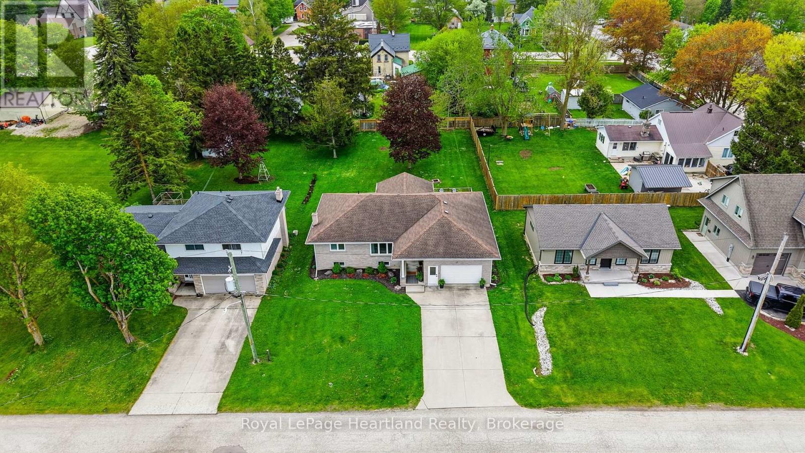 17 BROWN STREET N - 49