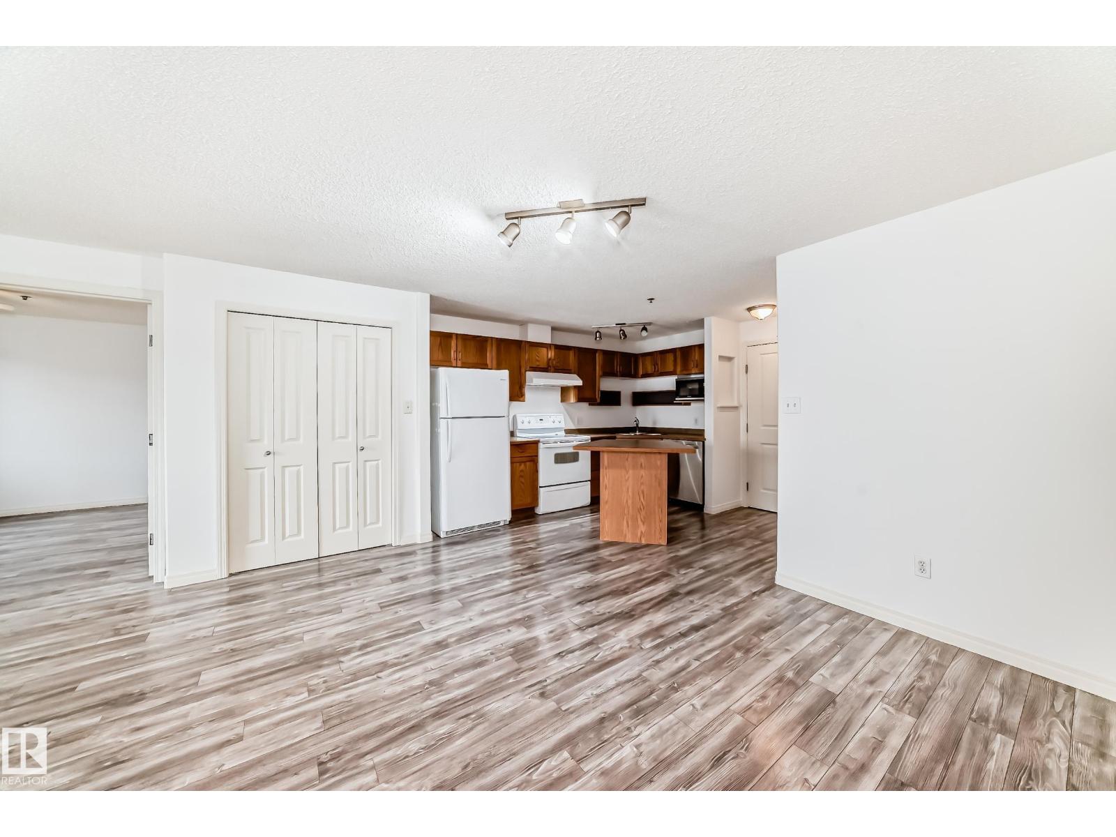 #210 2305 35A AV NW - 10