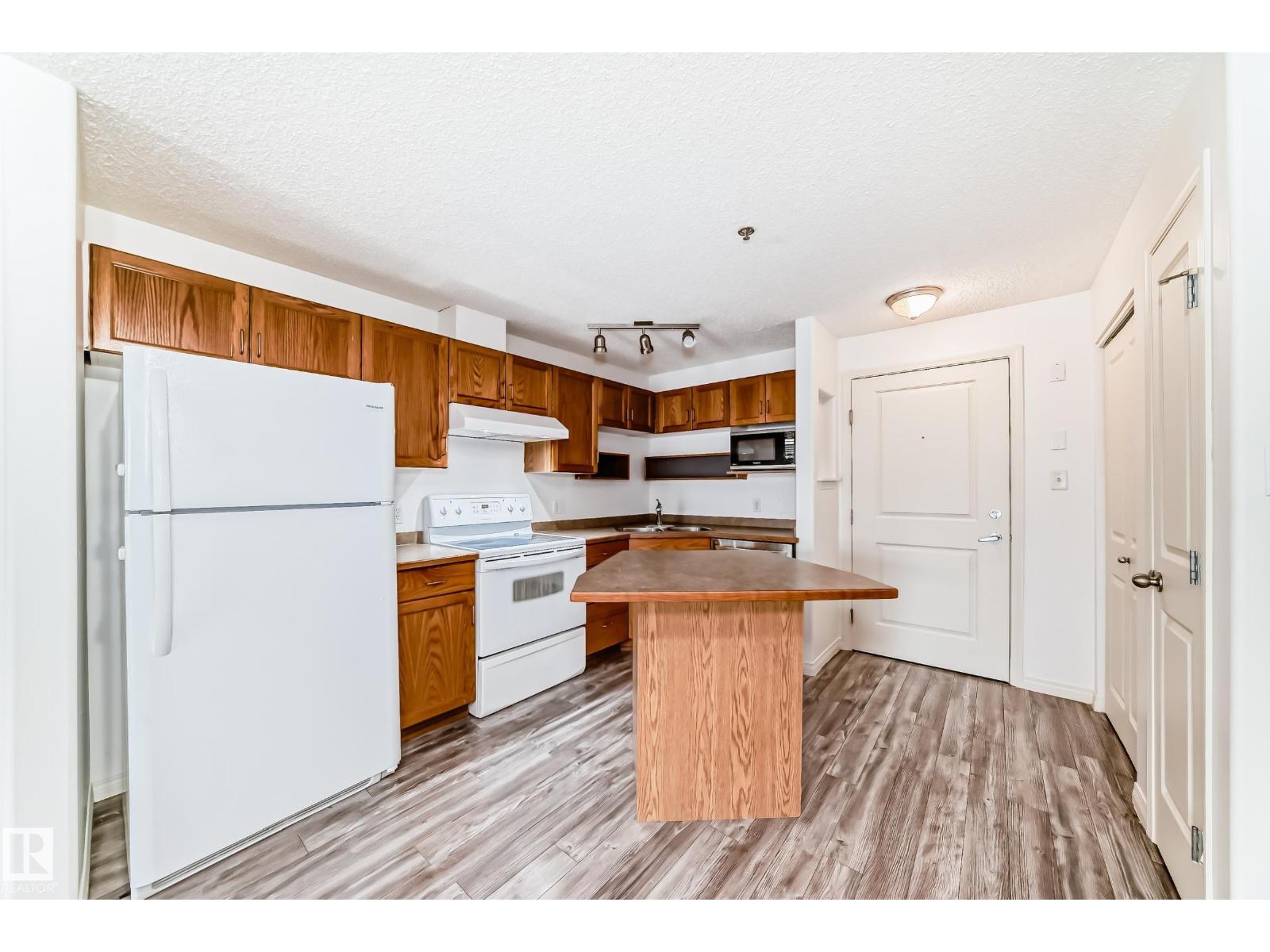 #210 2305 35A AV NW - 4