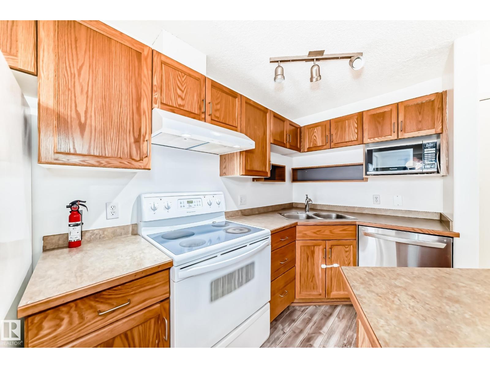 #210 2305 35A AV NW - 5