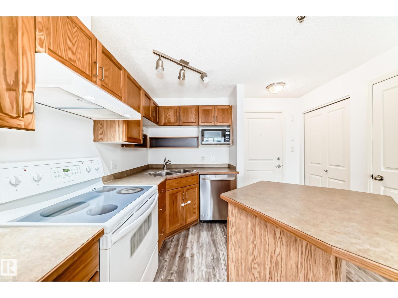 #210 2305 35A AV NW - 6