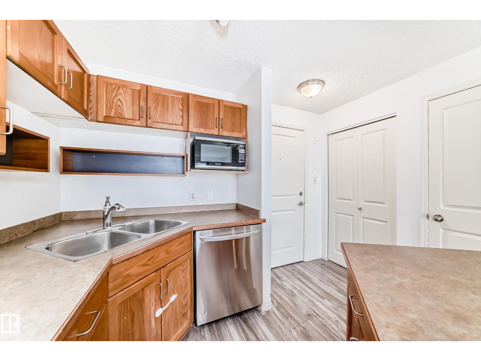 #210 2305 35A AV NW - 7