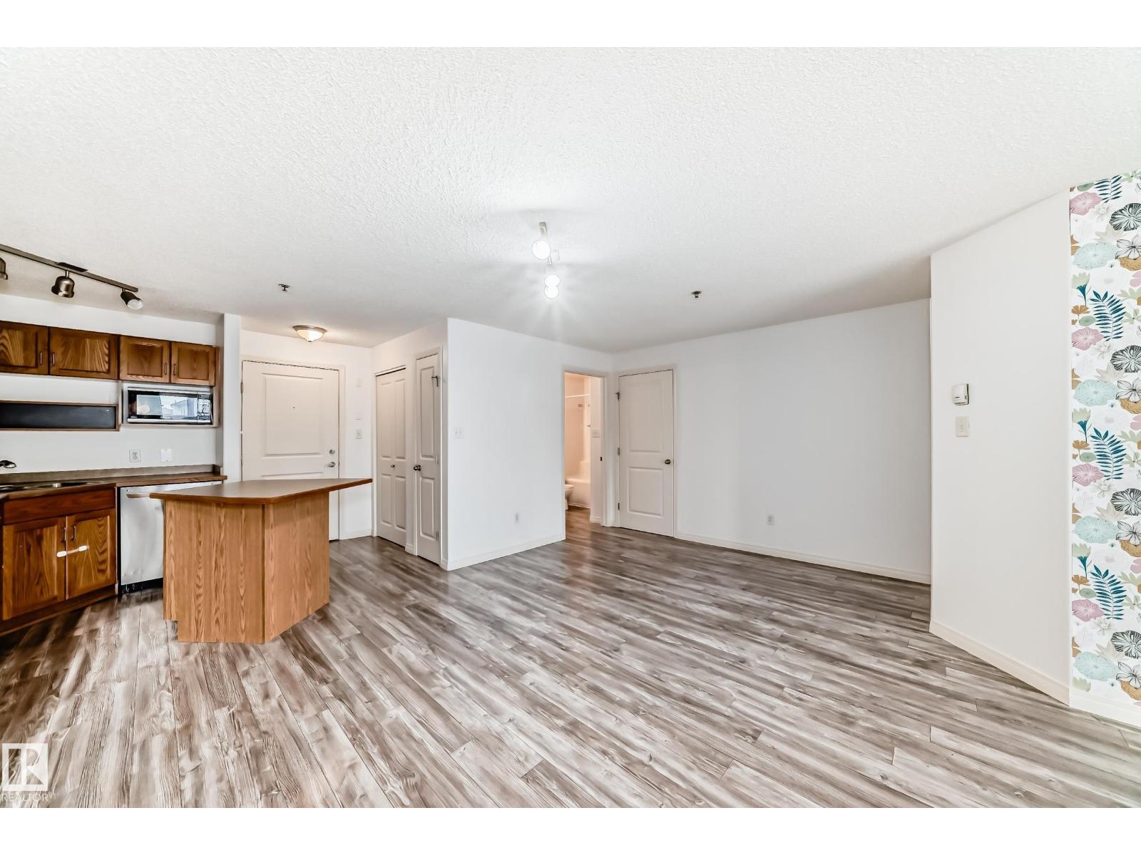 #210 2305 35A AV NW - 9