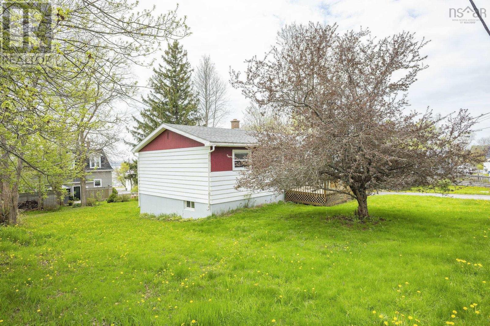 301 Faulkland Street - 3
