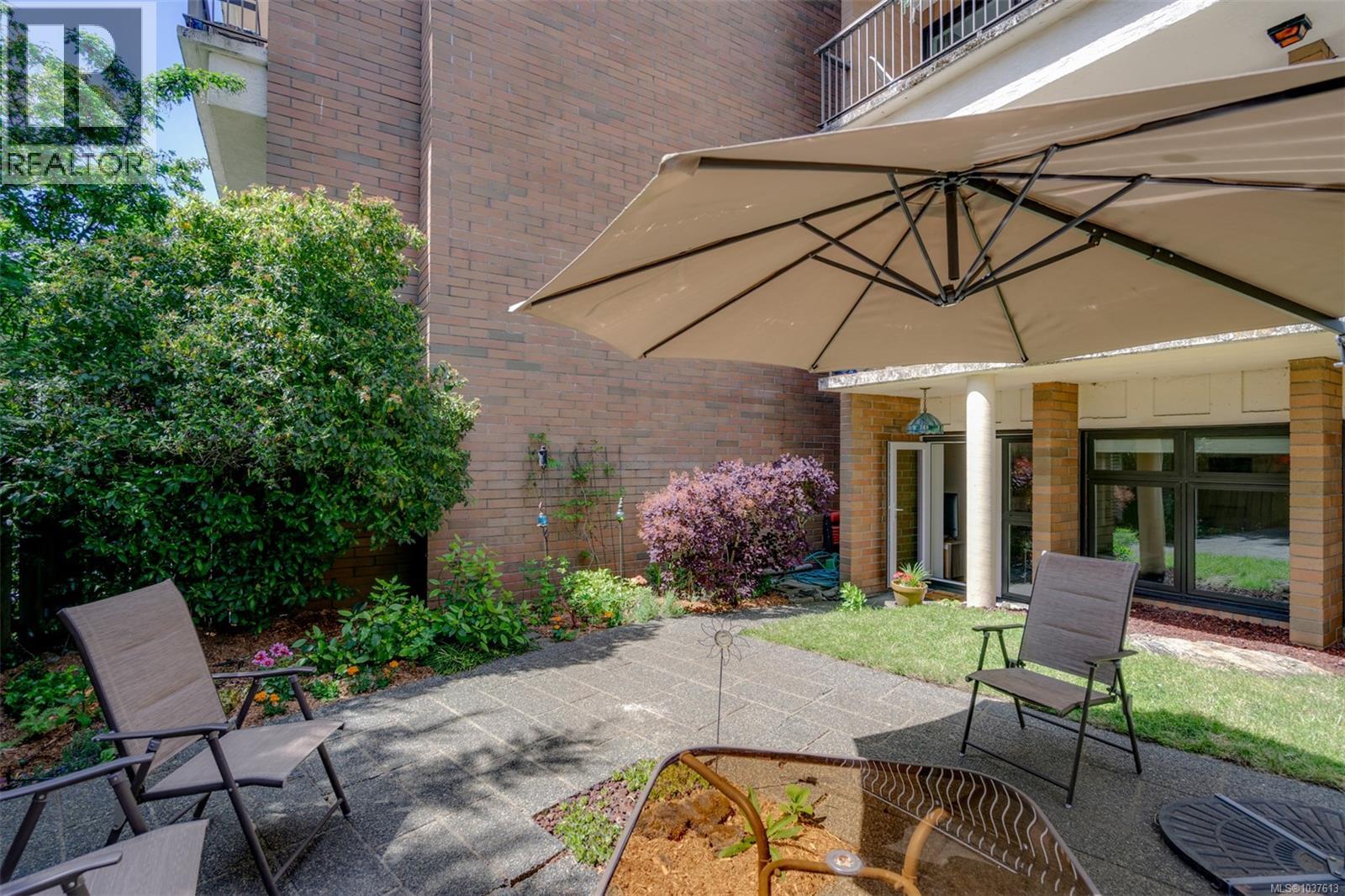 103 4030 Quadra Street, Saanich