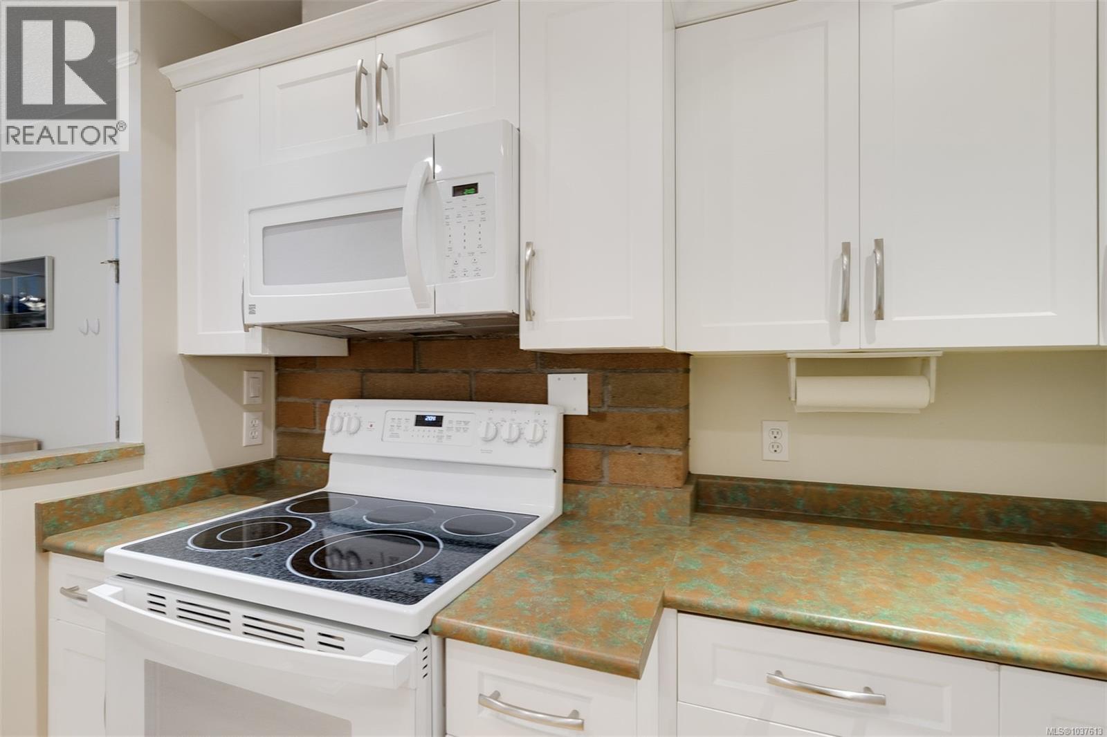 #103 4030 Quadra St - 24