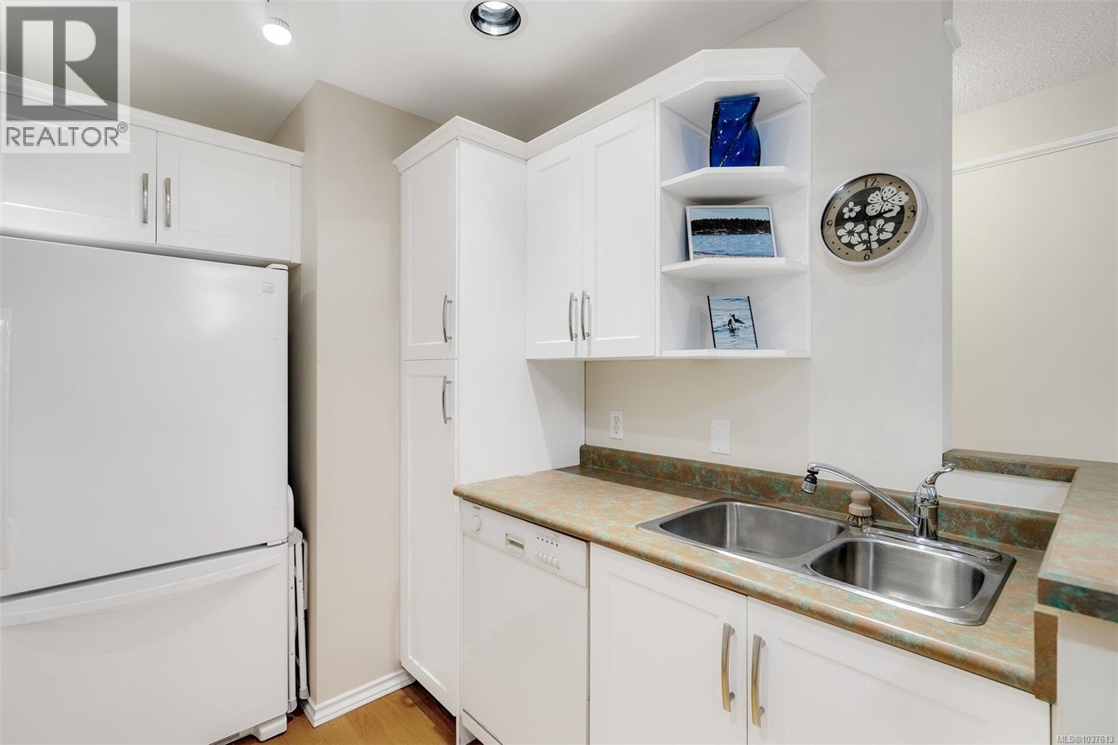 #103 4030 Quadra St - 21