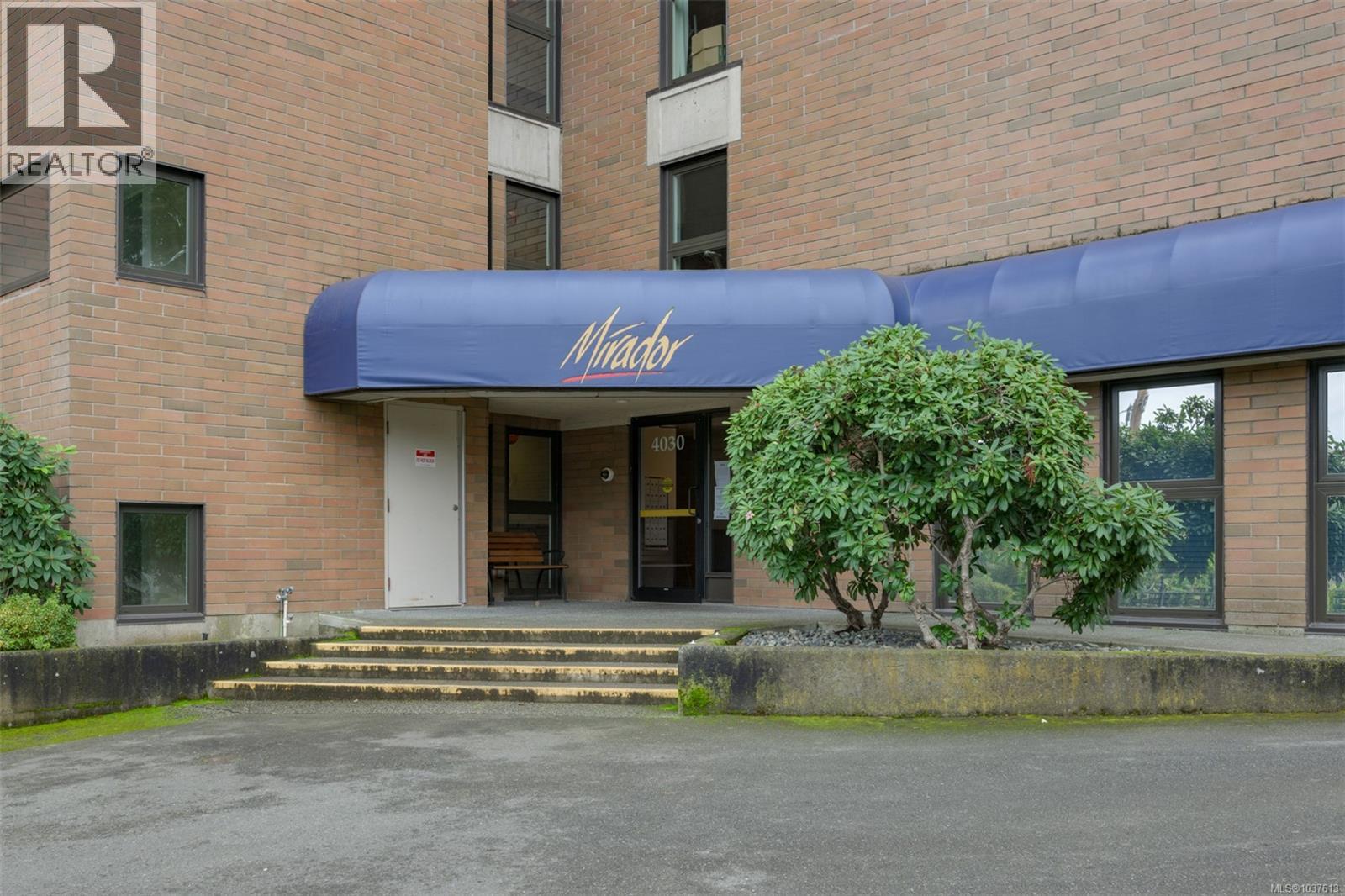 #103 4030 Quadra St - 37