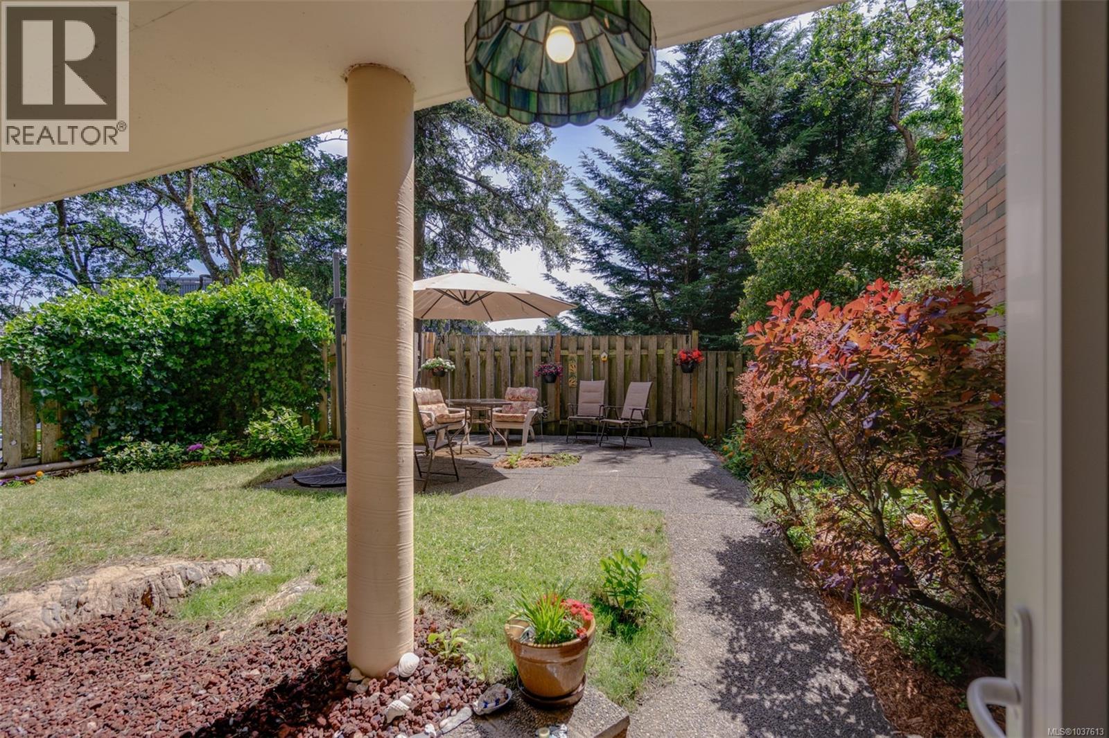 103 4030 Quadra Street, Saanich