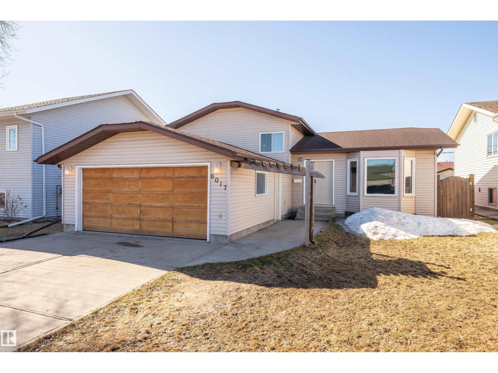 6017 53 AV - Image 2
