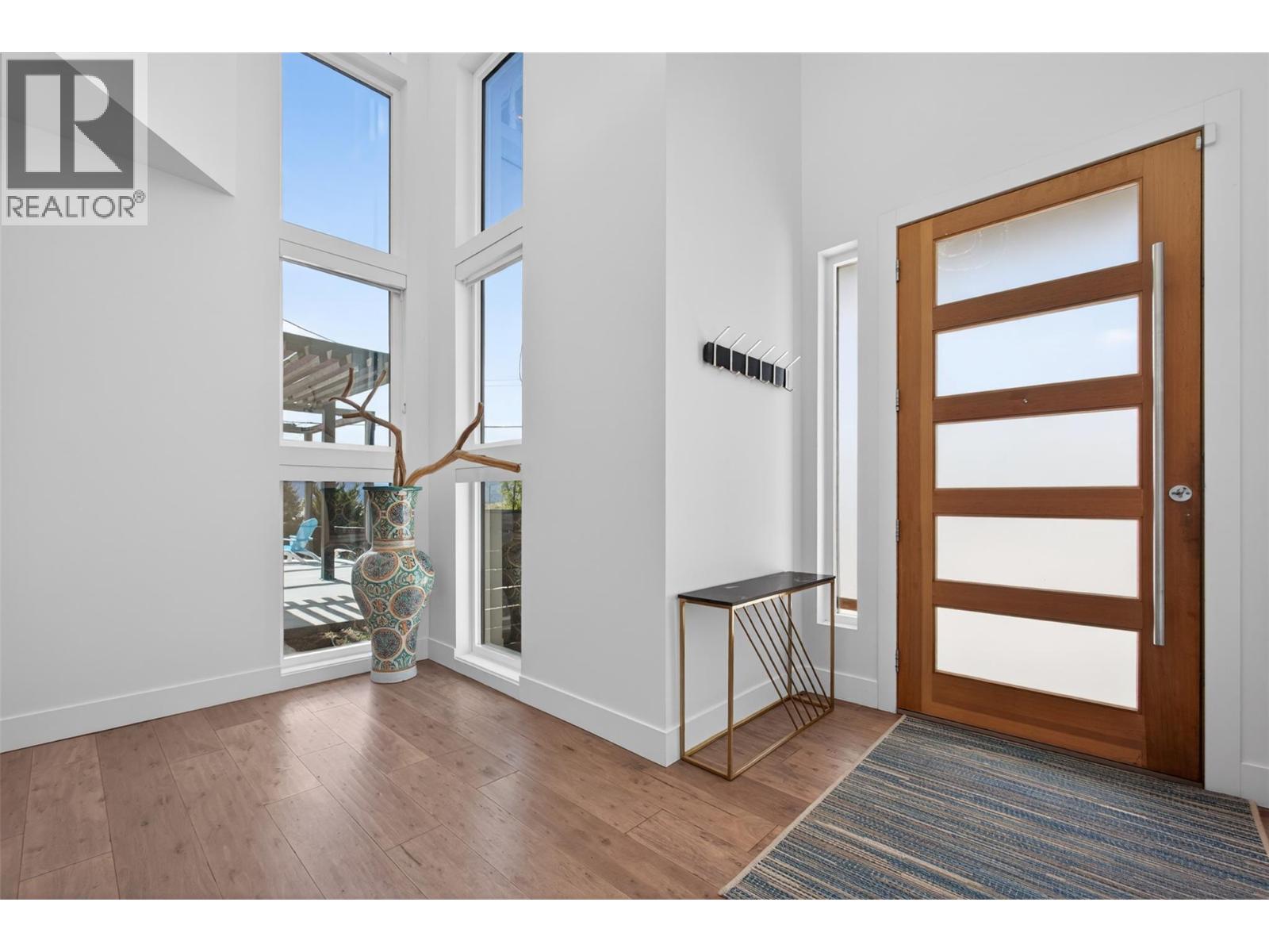 3859 Carrall Road - 8