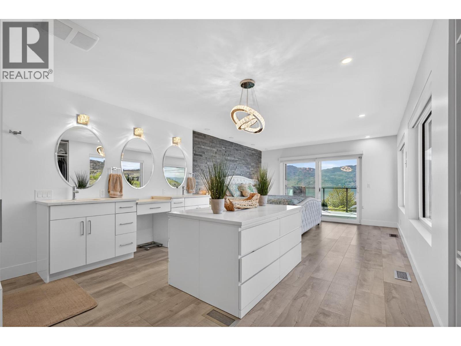 3859 Carrall Road - 33