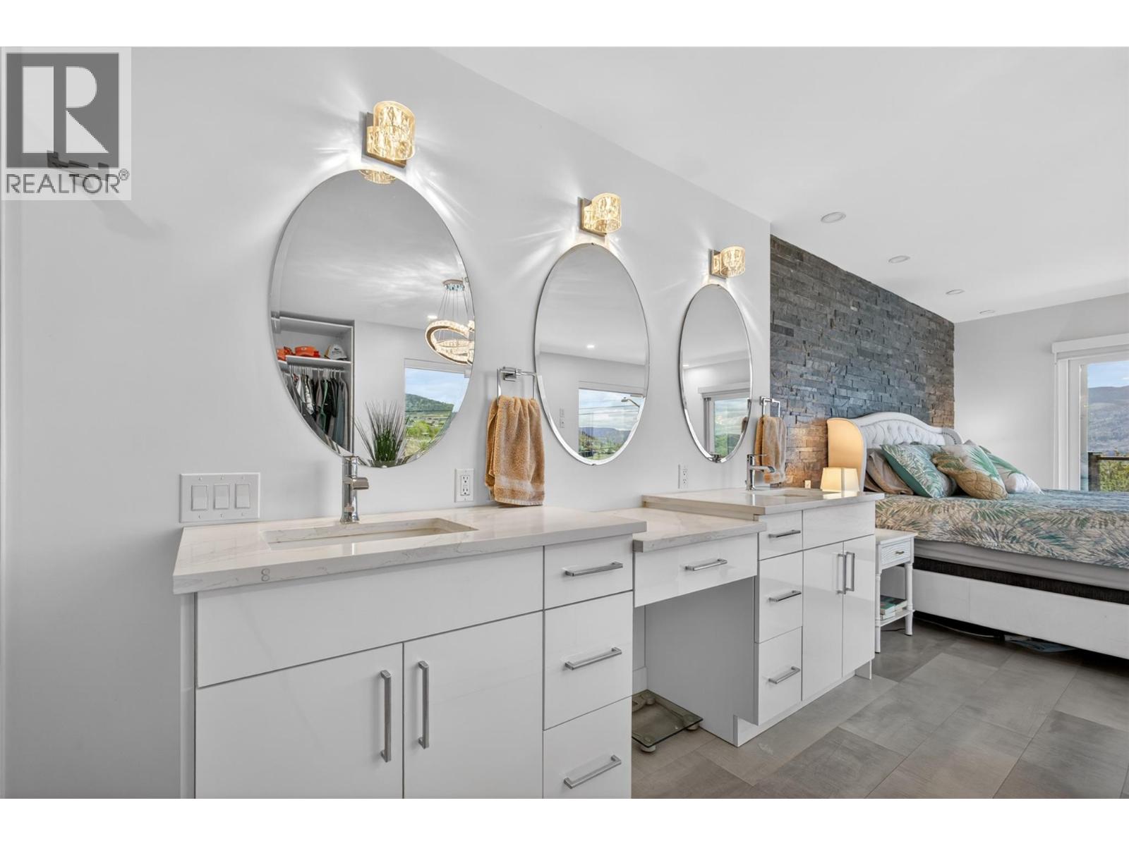 3859 Carrall Road - 35