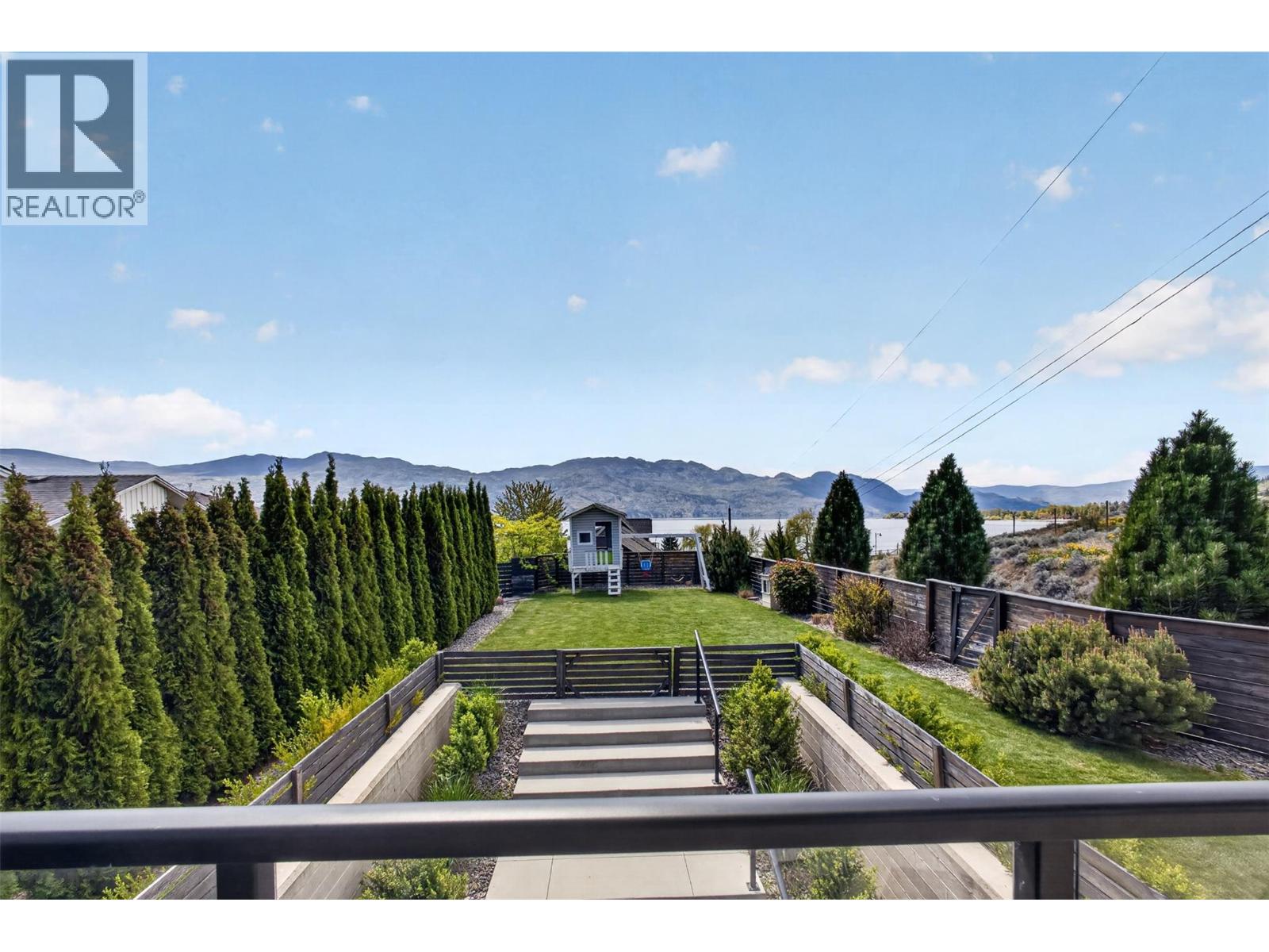 3859 Carrall Road - 22