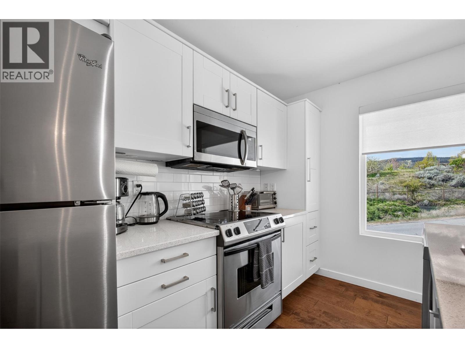 3859 Carrall Road - 54