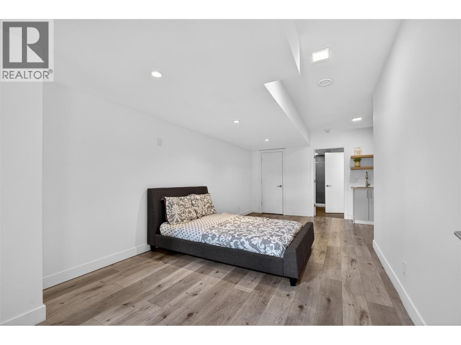 3859 Carrall Road - 47