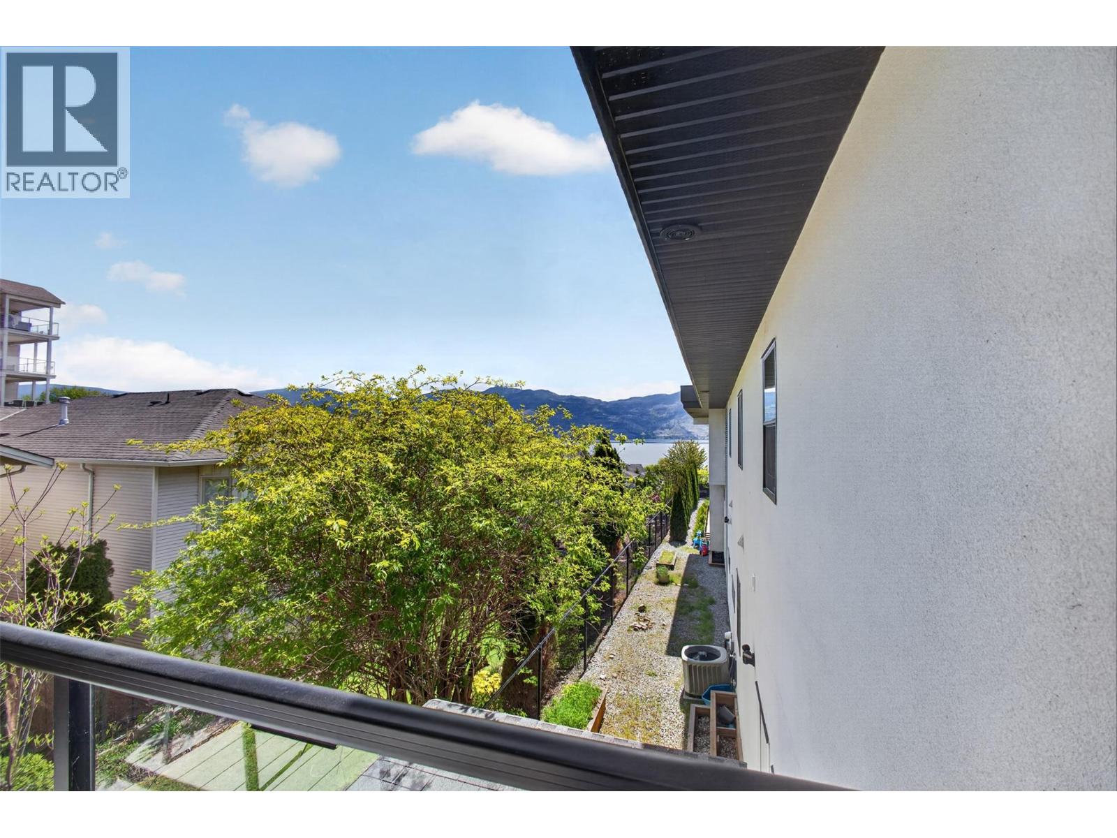 3859 Carrall Road - 58