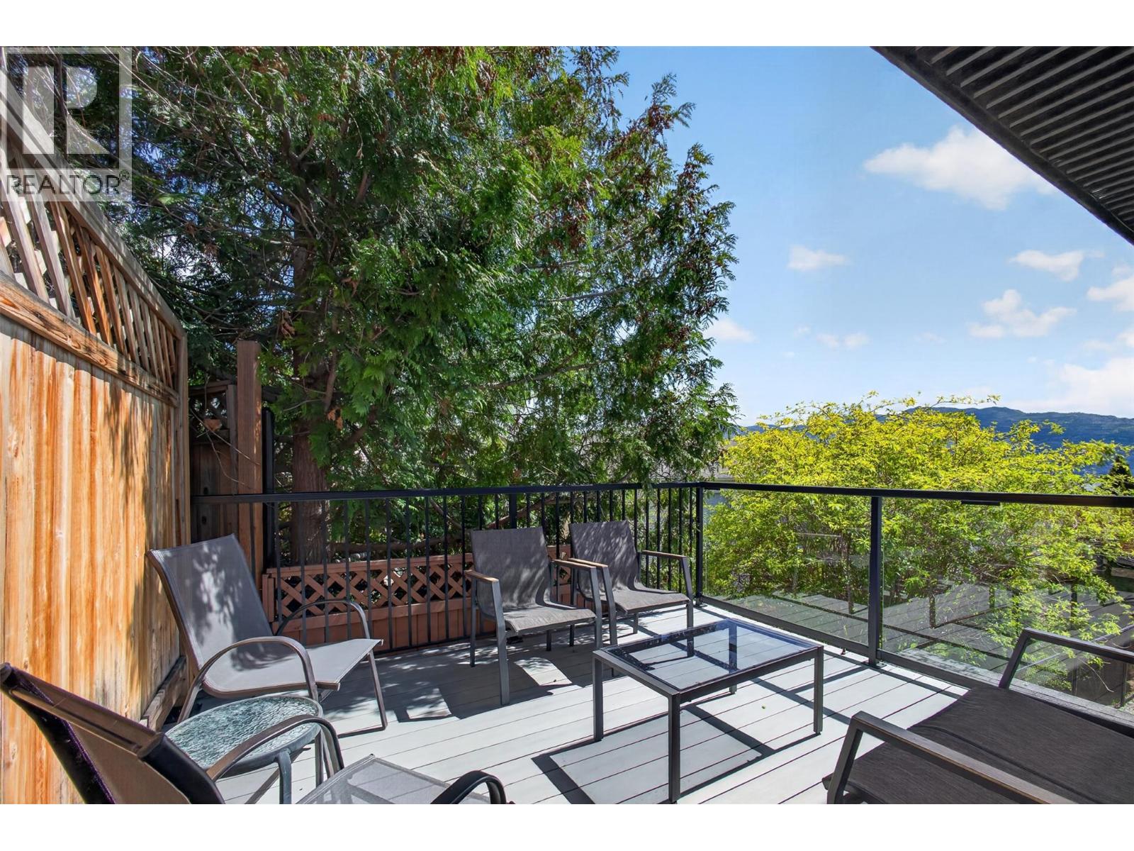 3859 Carrall Road - 57