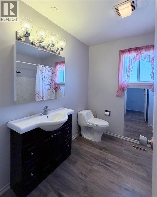 5107 46 Avenue — photo 7