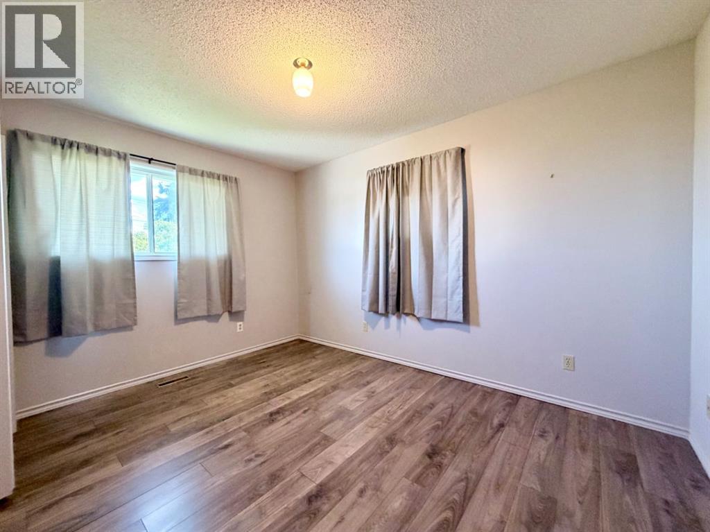 5107 46 Avenue - photo 5