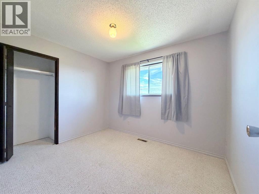 5107 46 Avenue — photo 6