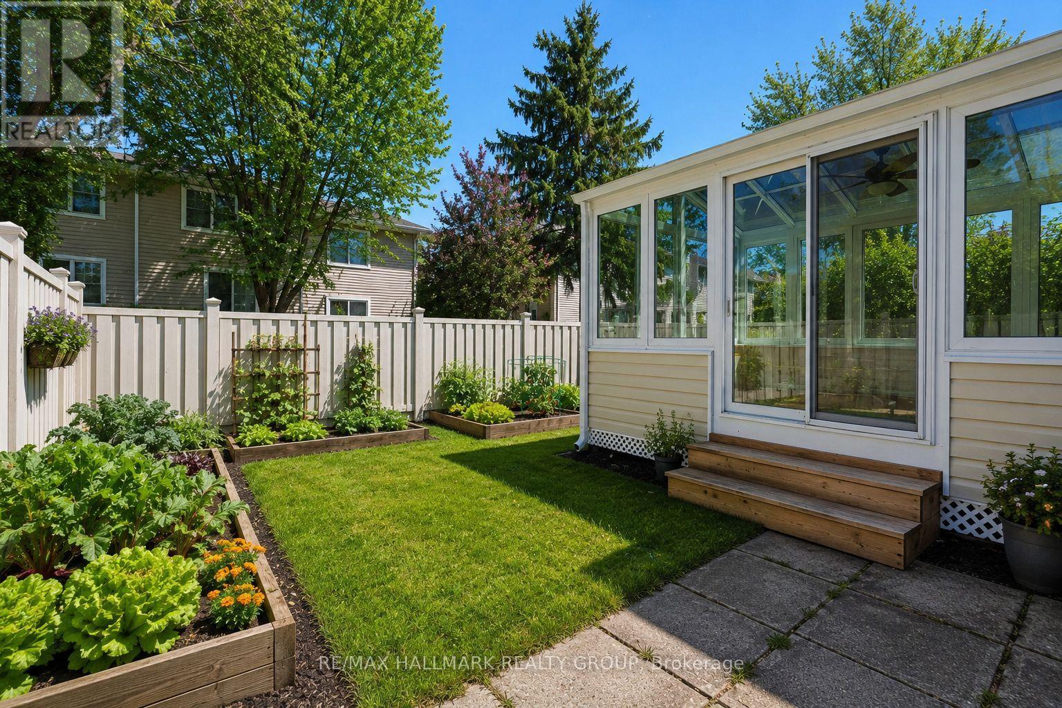 21 DALECROFT CRESCENT - 45